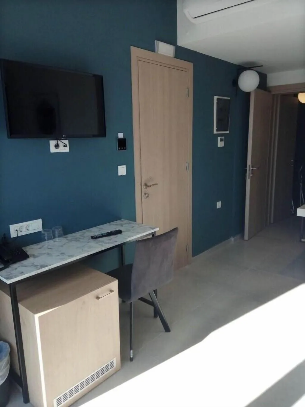 QUADRUPLE CONNECTING ROOM Room, Avra, Athens