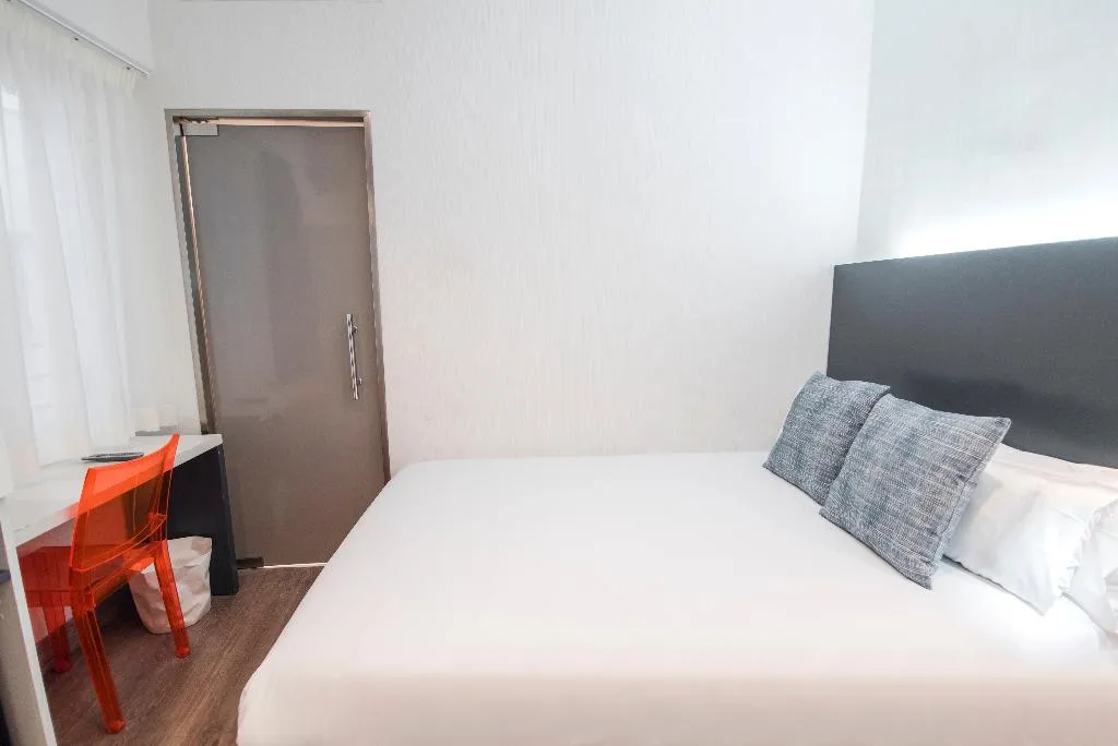 DOUBLE SINGLE USE ECONOMY Room, Petit Palace Canalejas, Seville