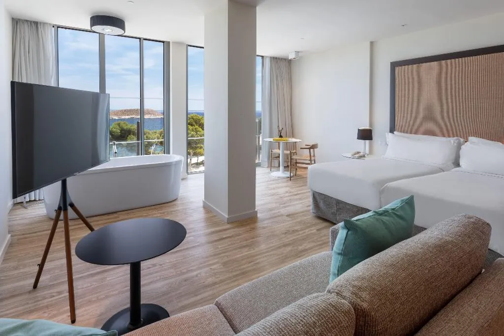 JUNIOR SUITE STANDARD Room, Melia South Beach, Majorca