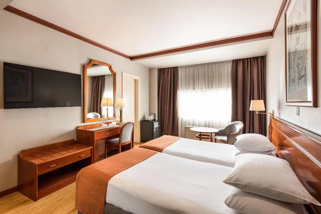TWIN STANDARD Room, Holiday Inn Thessaloniki, Halkidiki