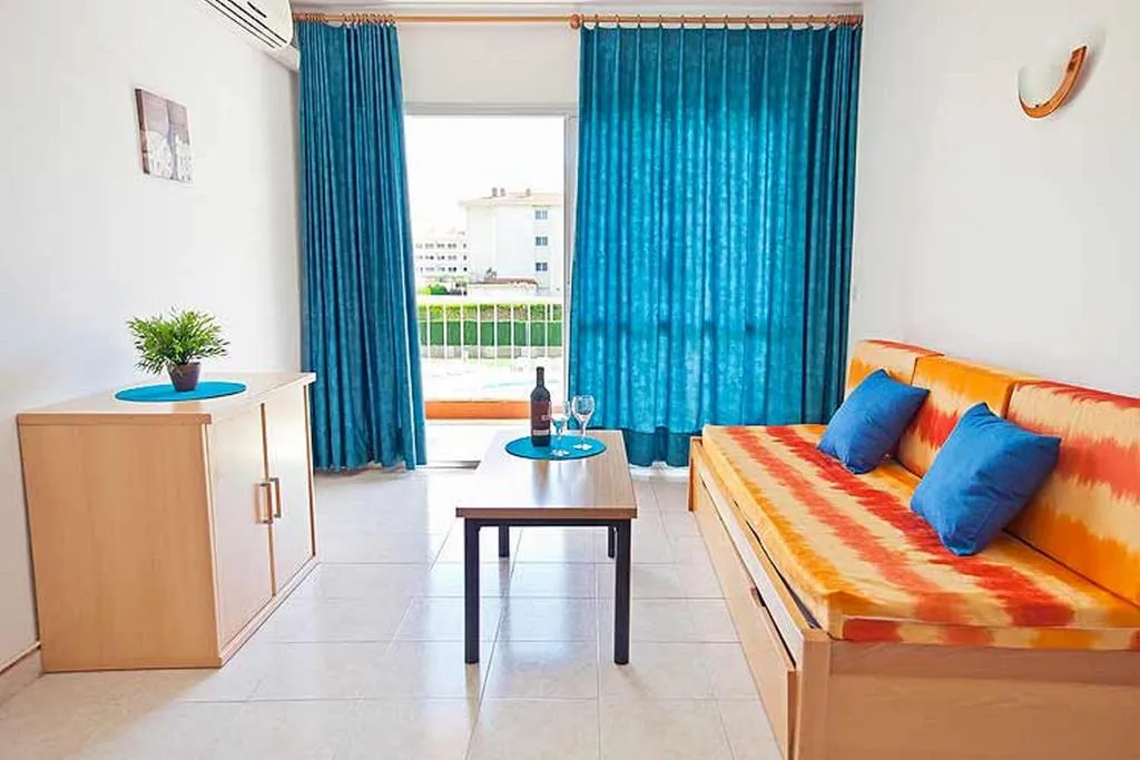 APARTMENT TWO BEDROOMS Room, Estartit Confort, Costa Brava