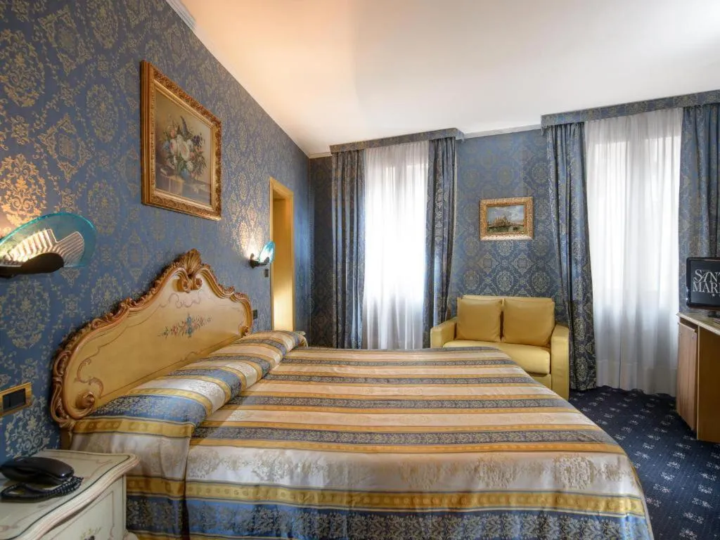 TRIPLE CLASSIC Room, Hotel Santa Marina, Venice
