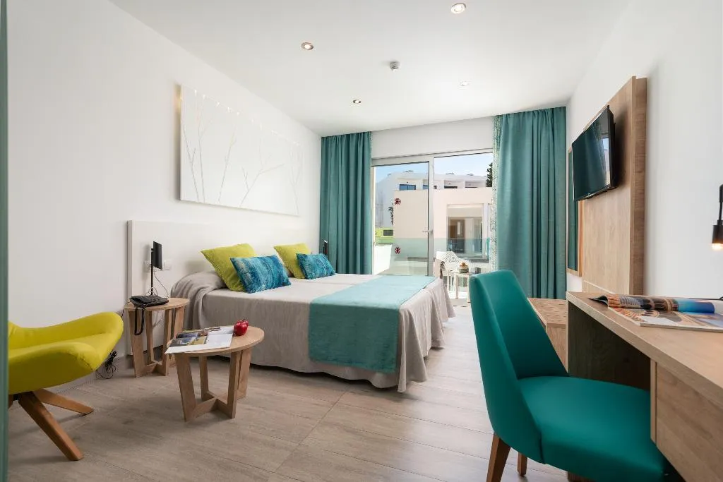 JUNIOR SUITE STANDARD Room, More, Majorca