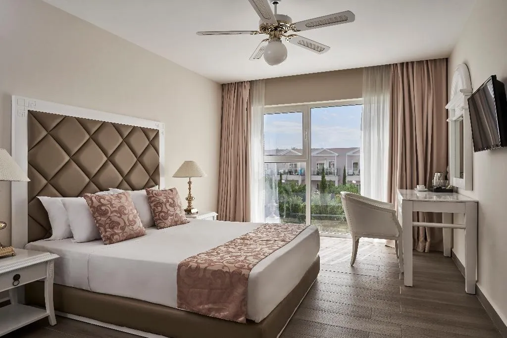 JUNIOR SUITE POOL VIEW Room, Sandy Villas, Corfu