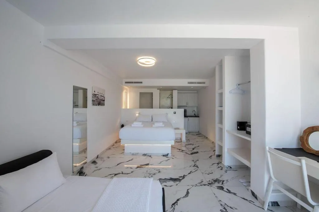 Room, Bianco A Nero, Mykonos