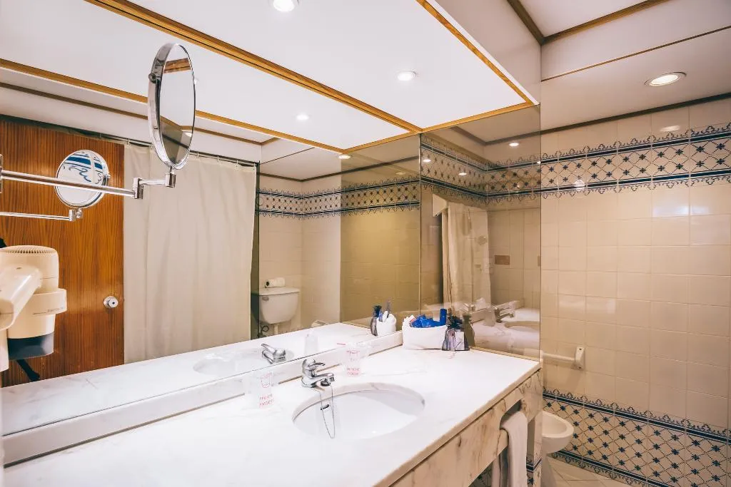 APARTMENT CAPACITY 4 ONE BEDROOM Room, Muthu Oura Praia Hotel, Algarve