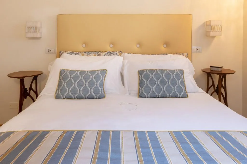 DOUBLE CLASSIC QUEEN BED Room, Palazzo Marziale, Naples