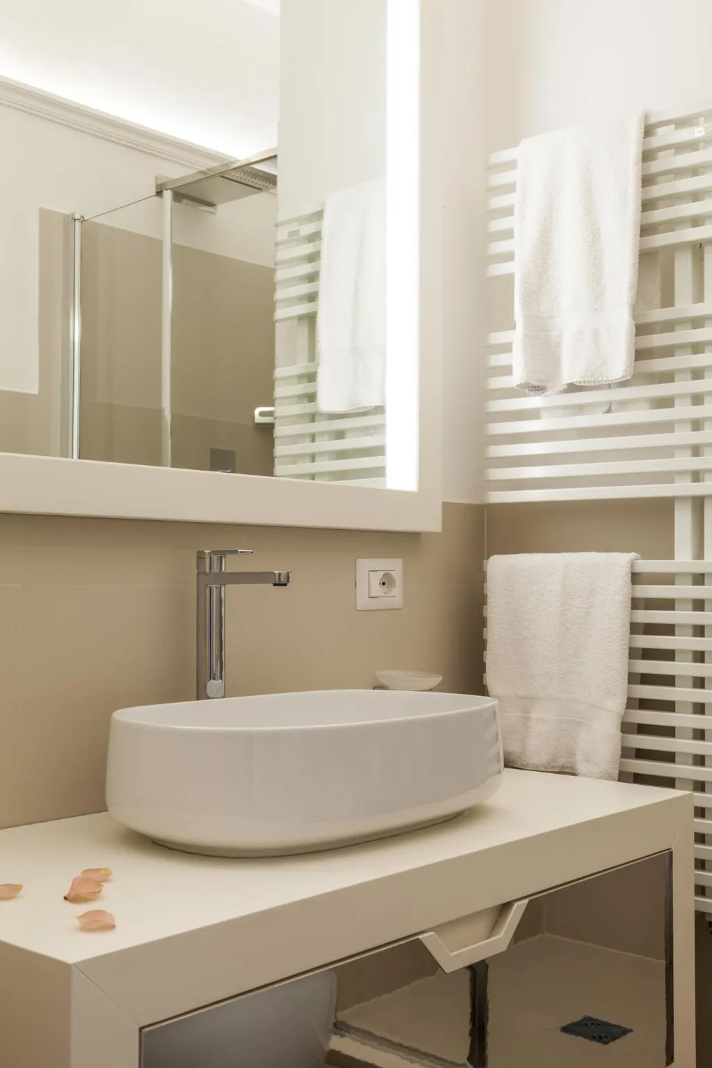SUITE CAPACITY 3 ONE BEDROOM Room, Palazzo dei Ciompi, Florence