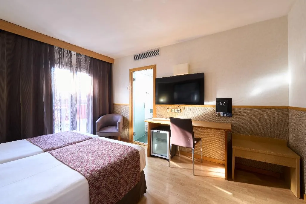Double or Twin WITH TERRACE Room, Catalonia Park Güell, Barcelona