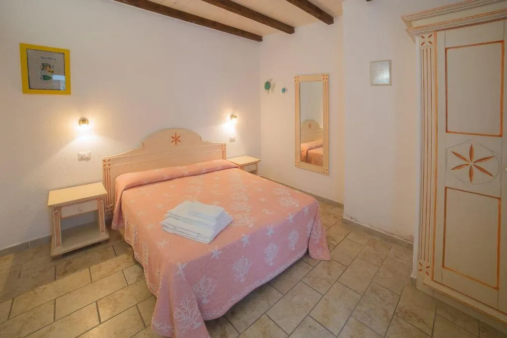 Room, Domus Olbia Inn, Olbia