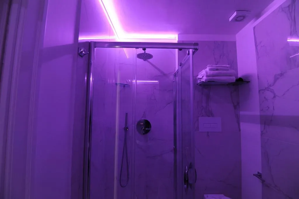 Room, Residenza Borbonica, Naples