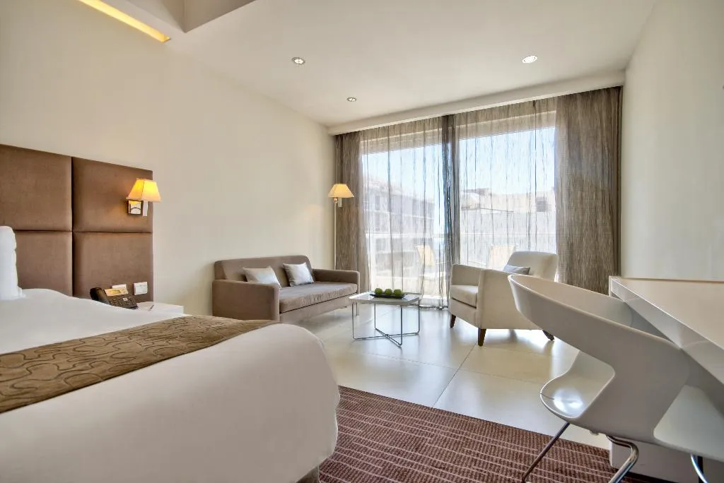 JUNIOR SUITE CAPACITY 1 Room, The George, Urban Boutique Hotel, Malta