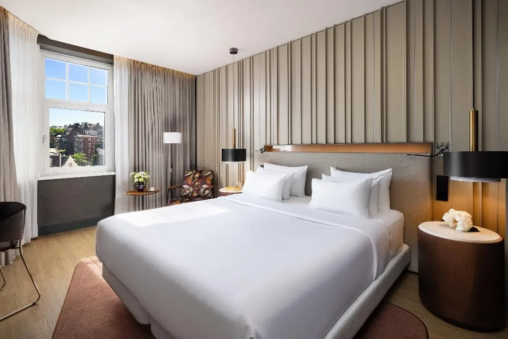 DOUBLE SUPERIOR Room, NH Collection Amsterdam Flower Market, Amsterdam