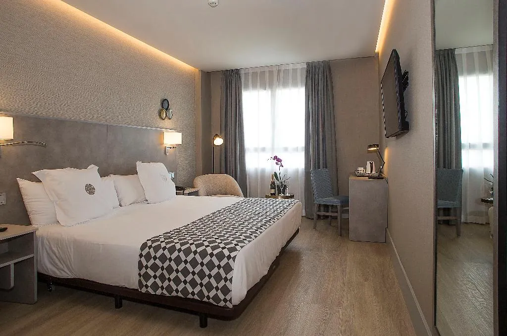 DOUBLE PREMIUM Room, America Sevilla, Seville