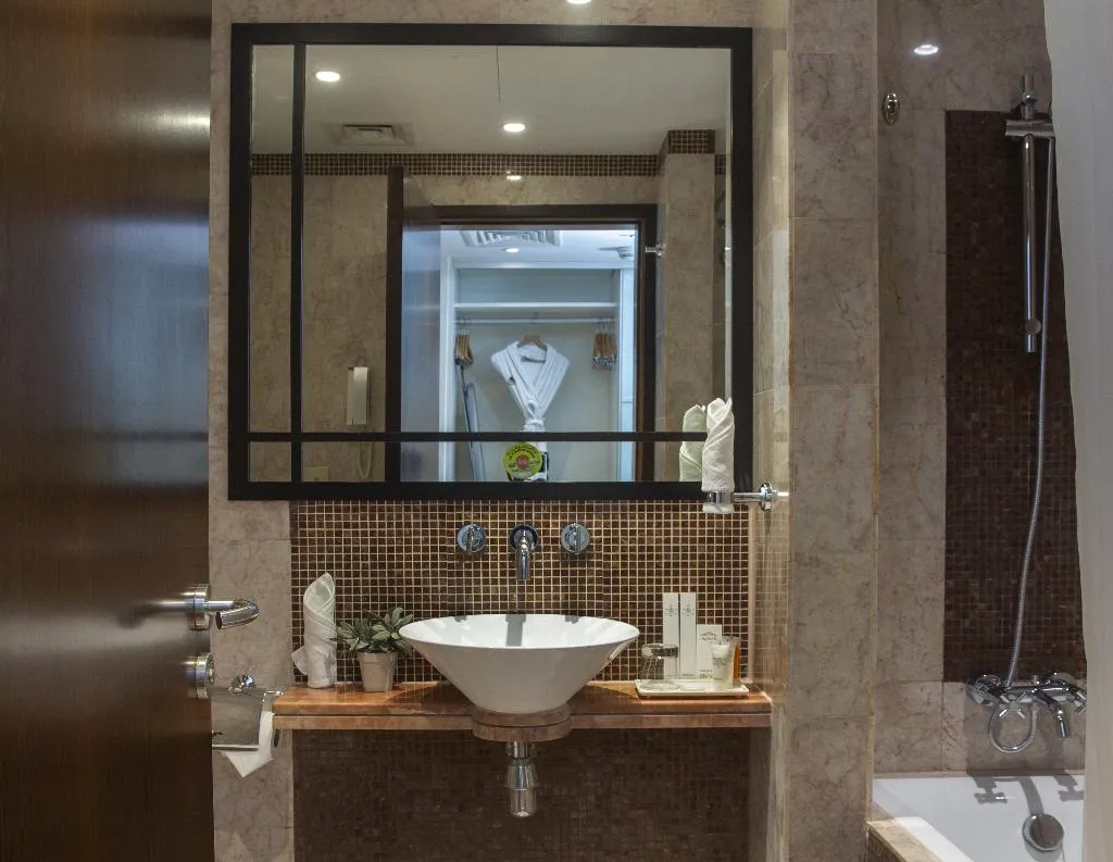 SINGLE EXECUTIVE Room, Number One Tower Suites, Dubai