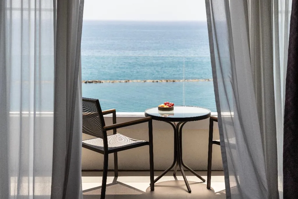 Double or Twin CAPACITY 4 Room, Royal Apollonia, Cyprus