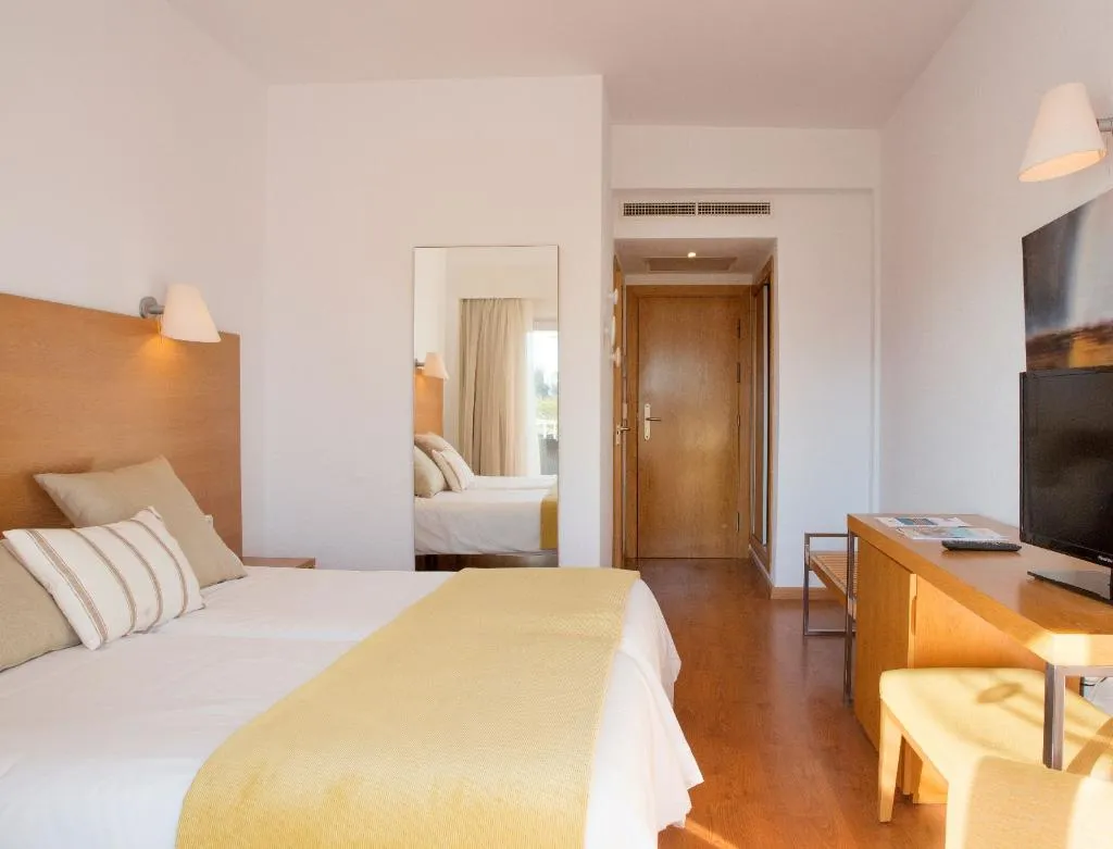 Double or Twin STANDARD Room, JS Alcudi Mar, Majorca