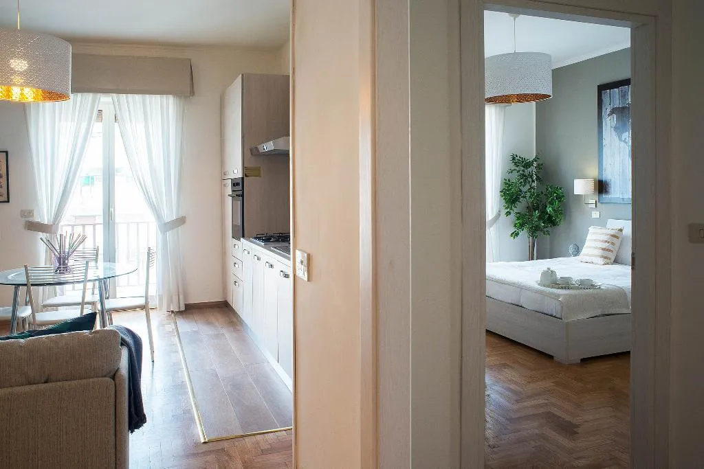 APARTMENT CAPACITY 4 Room, Residenza Flegrea, Naples