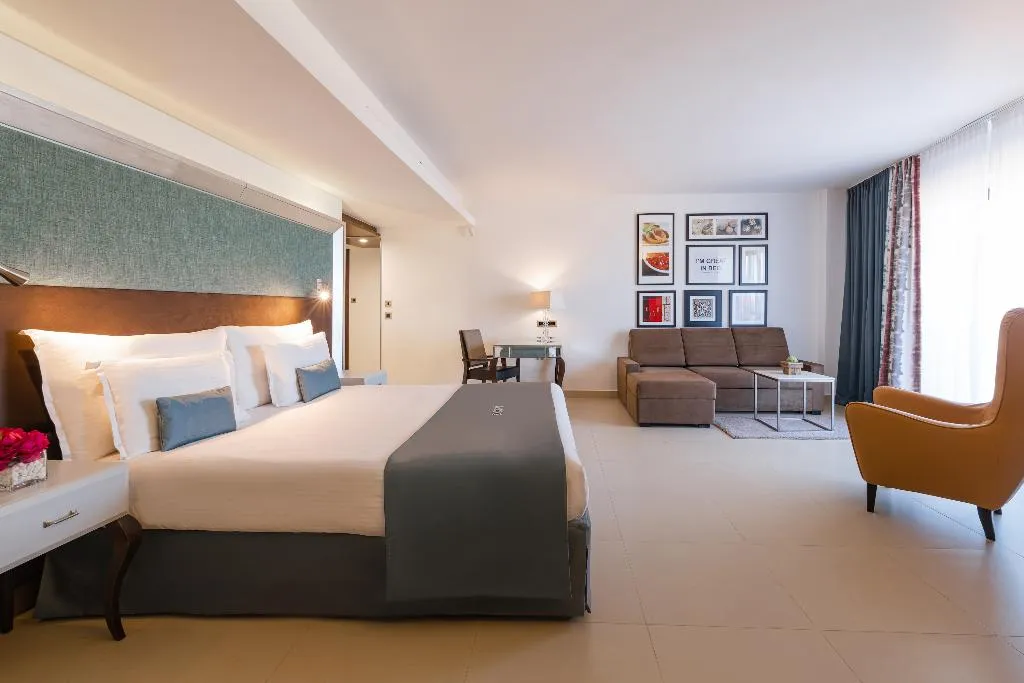 JUNIOR SUITE CAPACITY 2 Room, AX The Palace, Malta