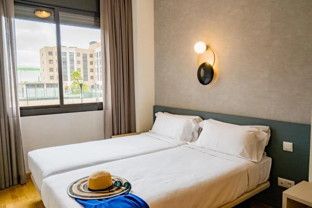APARTMENT CAPACITY 4 TWO BEDROOMS Room, Compostela Suites, Madrid