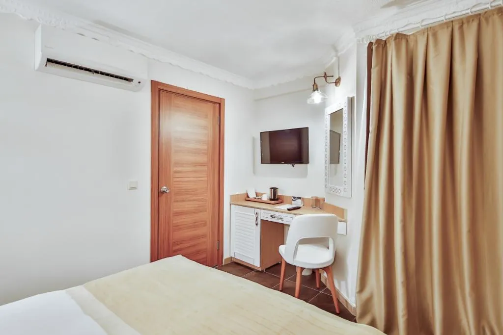 Room, Crystal World Of Colours Comfort Collection, Antalya