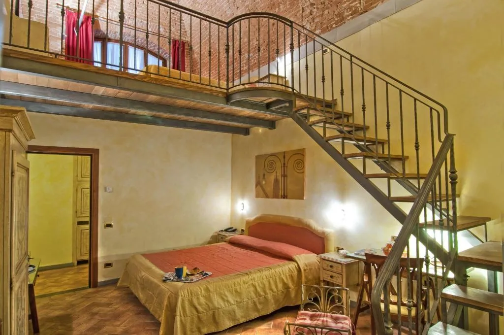 Room, Alba Palace, Florence