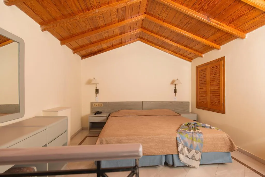 Room, Samaina Port, Samos