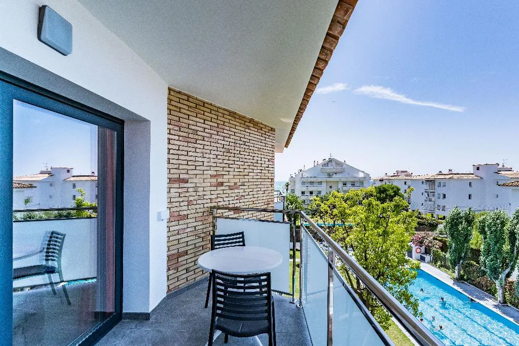 APARTMENT CAPACITY 4 Room, Sunway Apollo, Costa Brava