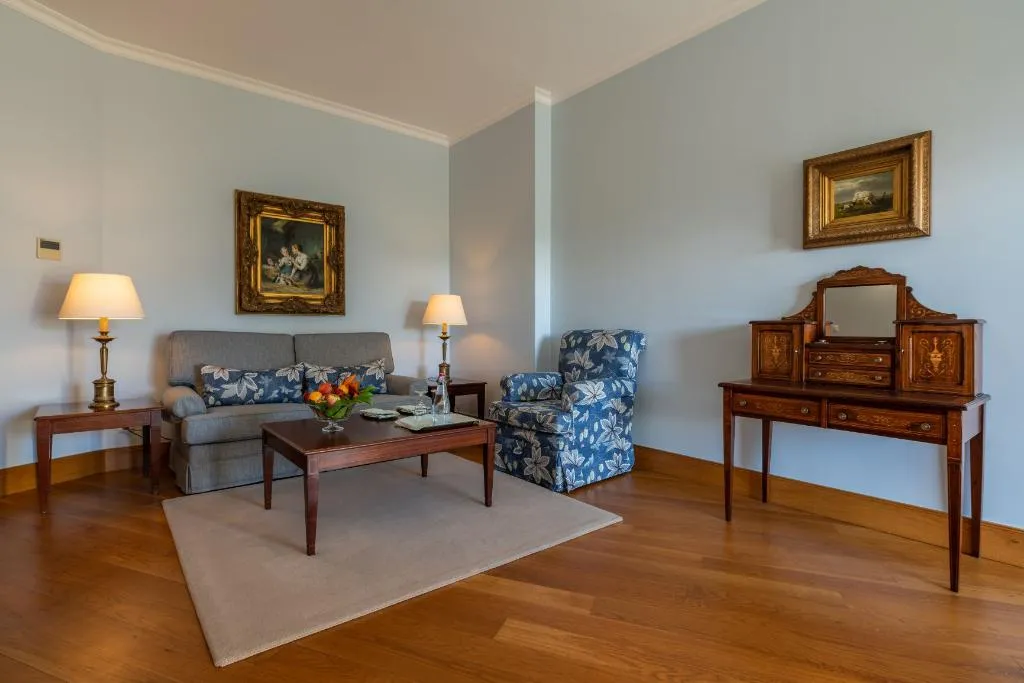 SUITE PREMIER Room, Quinta Jardins do Lago, Madeira