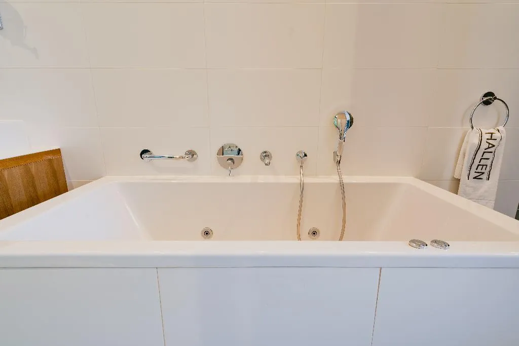 JUNIOR SUITE STANDARD Room, Hotel De Hallen, Amsterdam