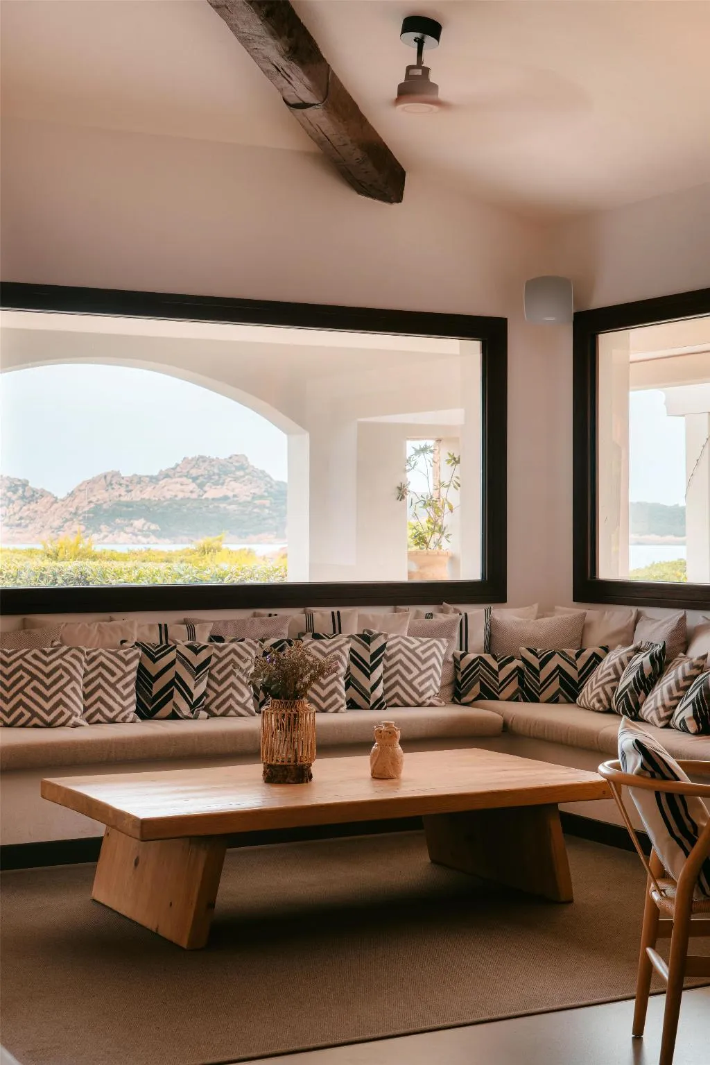 Lobby, Mangia's Santa Teresa Sardinia, Curio Collection, Olbia