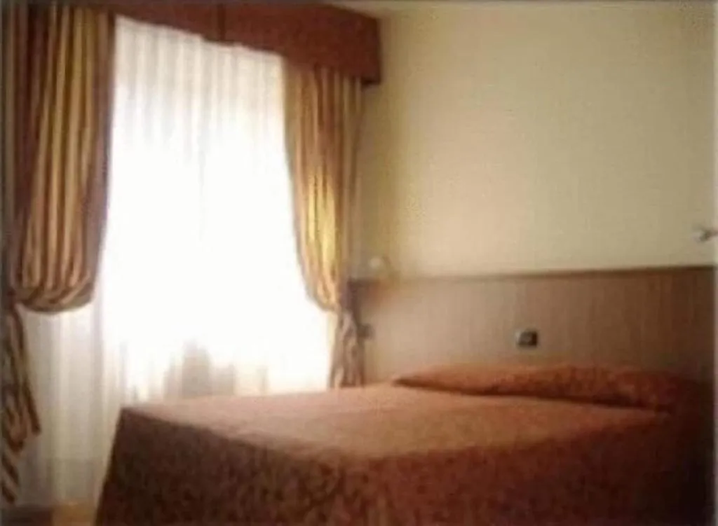 Room, Hotel York, Milan