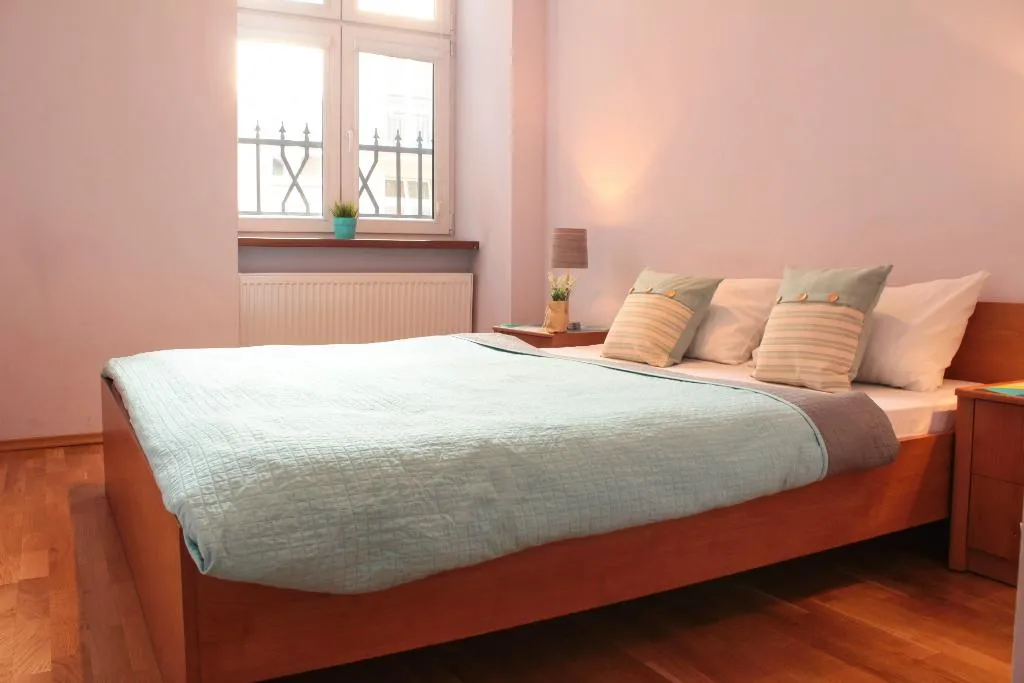 APARTMENT CAPACITY 6 TWO BEDROOMS Room, Old Town Apartments Slawkowska, Krakow
