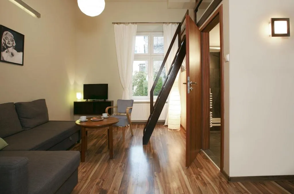 Room, Dom Turysty - Pokoje Goscinne, Krakow