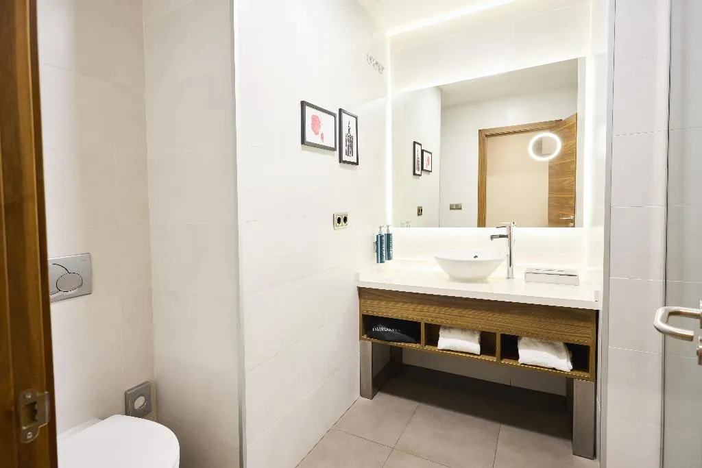 DOUBLE TWO DOUBLE BEDS Room, Hilton Garden Inn Sevilla, Seville