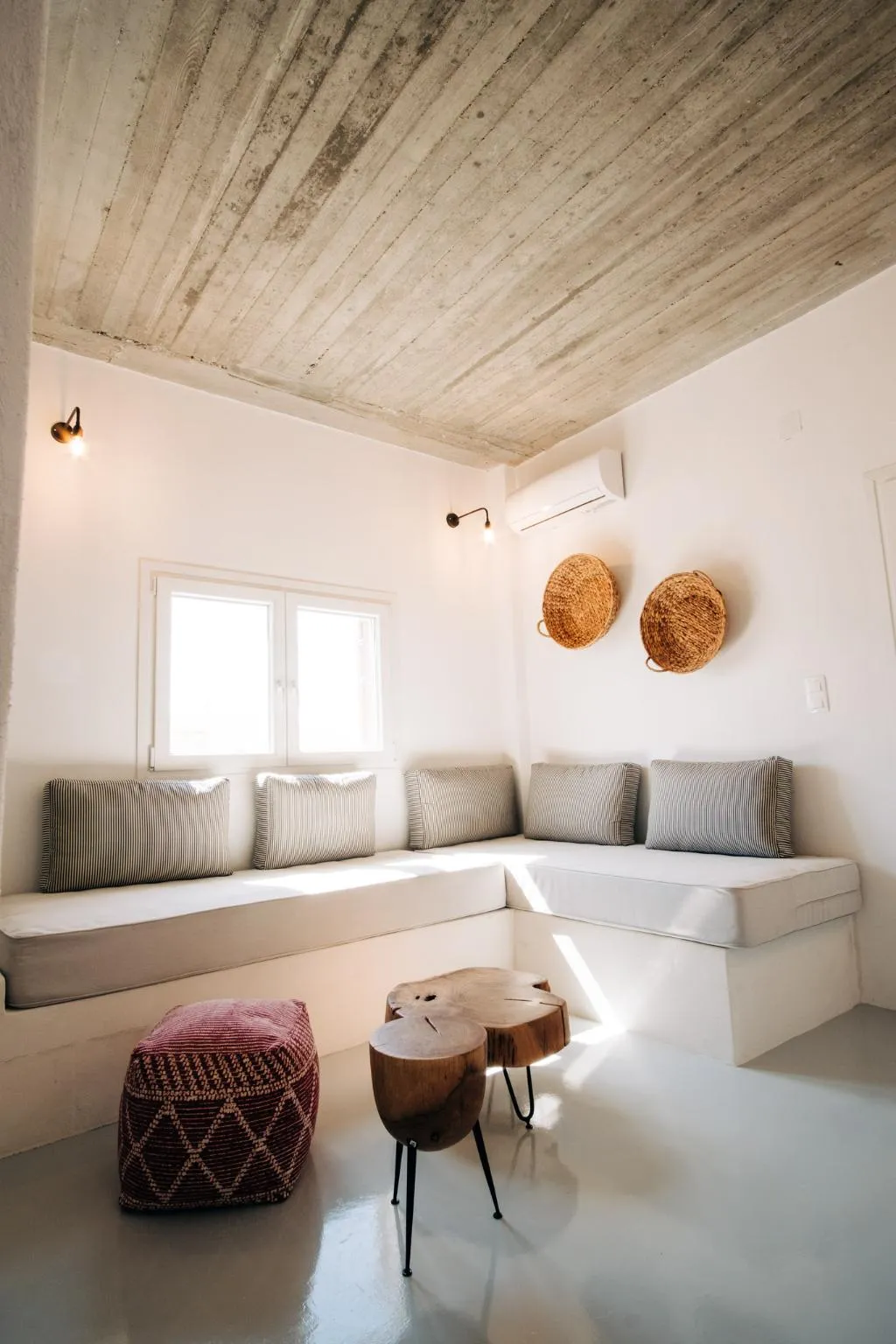 SUITE WITH JACUZZI Room, Mesanto Luxury Suites, Santorini