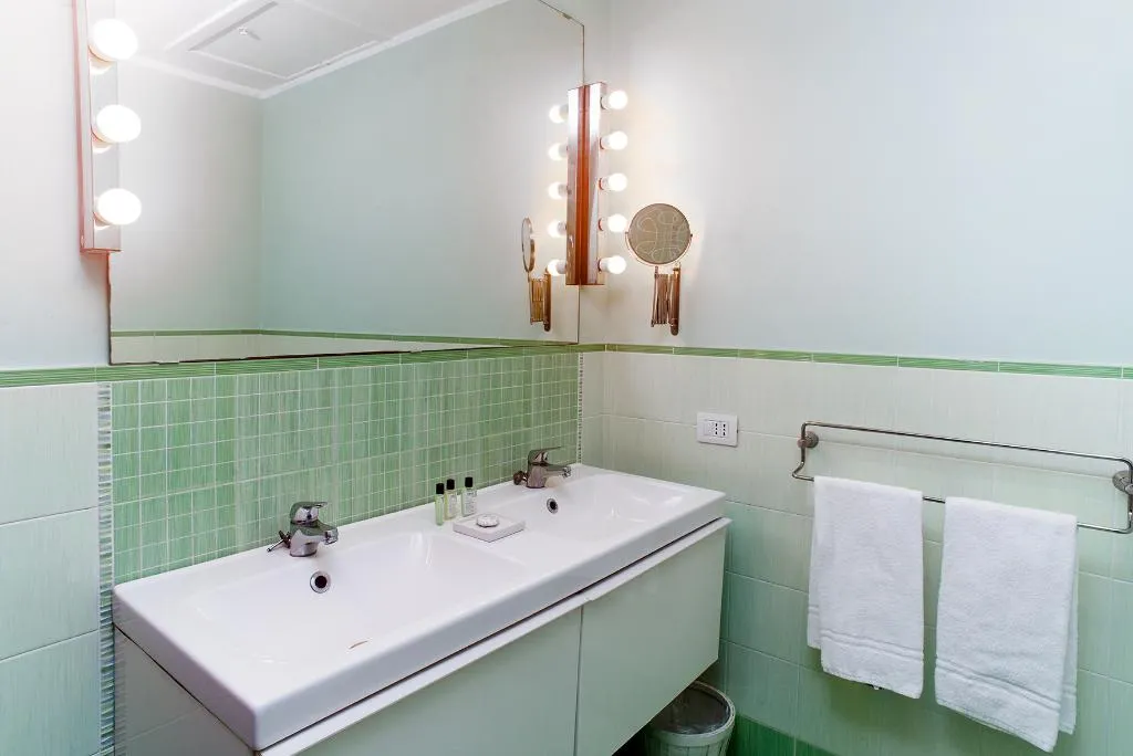 APARTMENT CAPACITY 3 Room, Residenza Echia, Naples