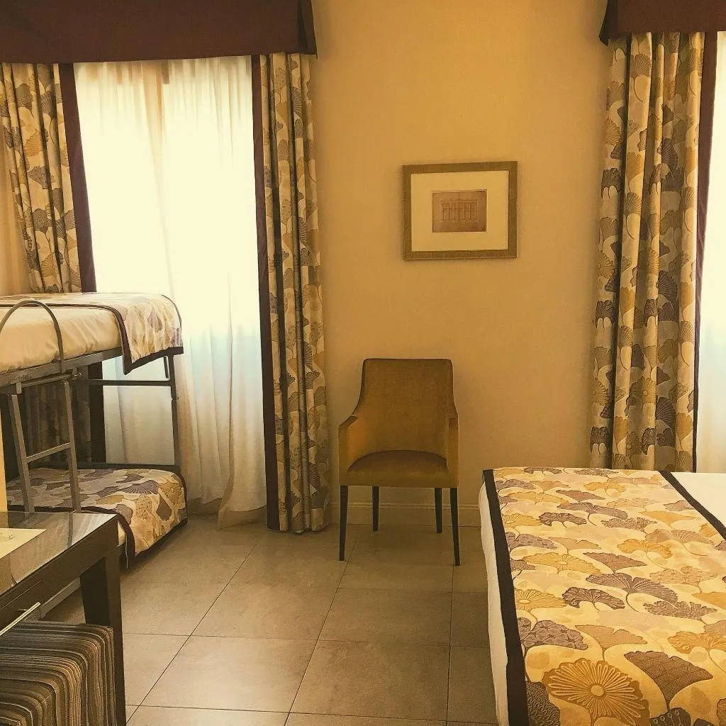 Room, Il Perseo, Florence