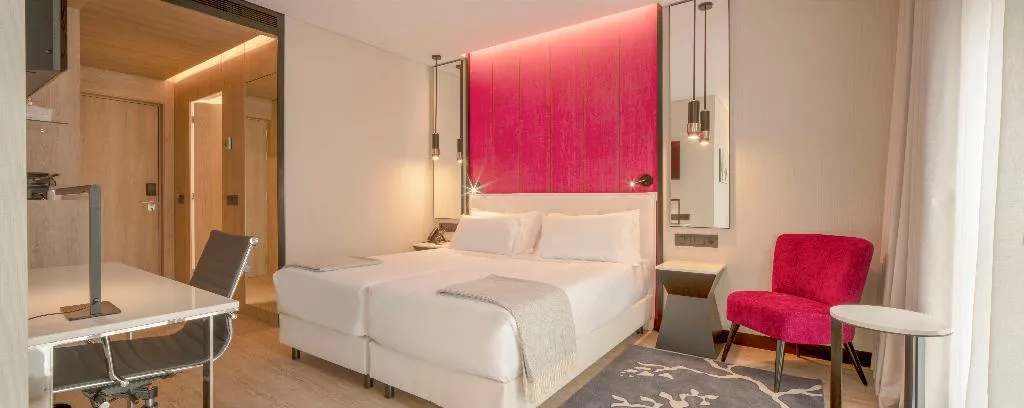 FAMILY ROOM CAPACITY 2 Room, NH Porto Jardim, Porto