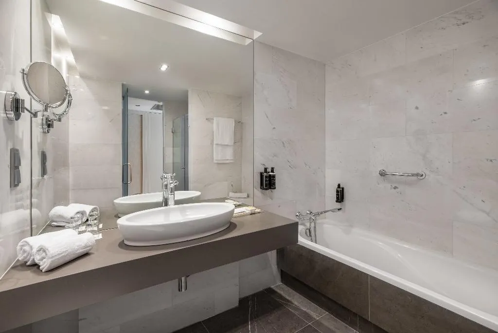DOUBLE SINGLE USE DELUXE Room, Eurostars das Letras, Lisbon