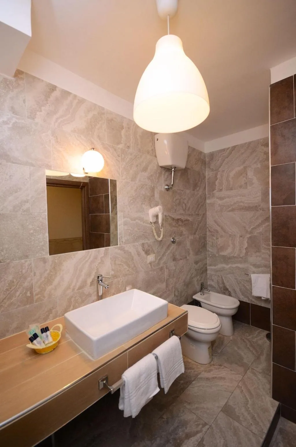Room, Hotel Clinton, Naples