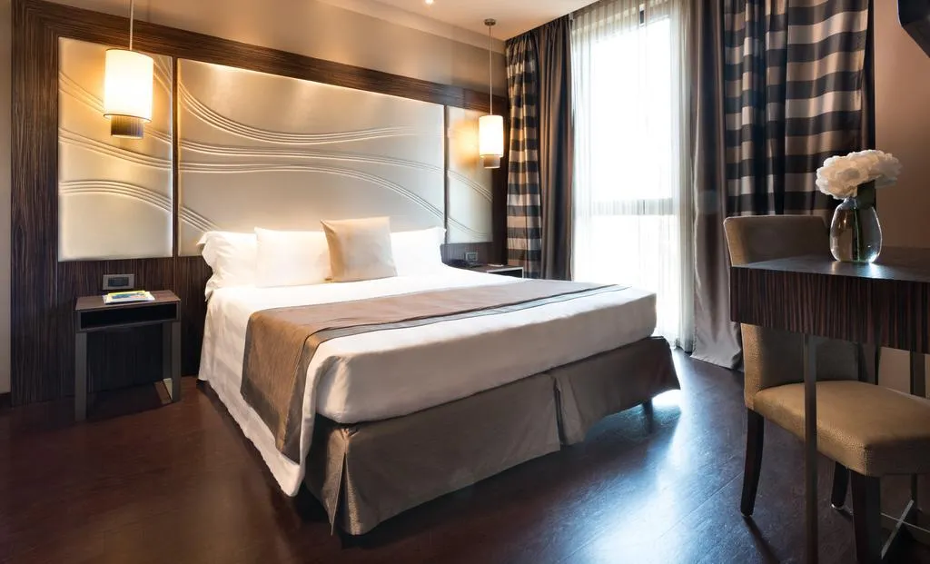JUNIOR SUITE CAPACITY 2 Room, Uptown Palace, Milan