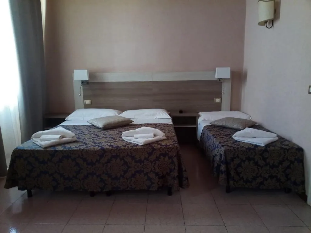 QUADRUPLE ECONOMY Room, HHB Hotel, Florence