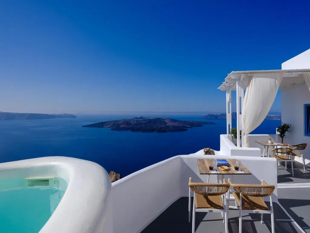 Room, Kamares Apartments, Santorini