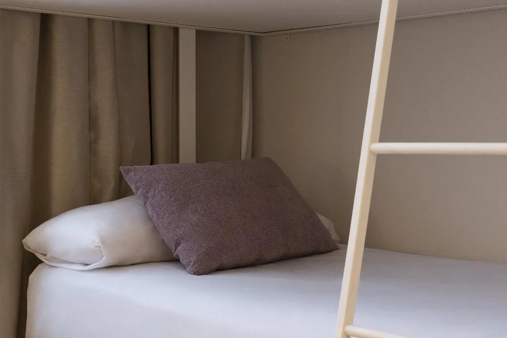 QUADRUPLE STANDARD Room, Icon Bcn, Barcelona