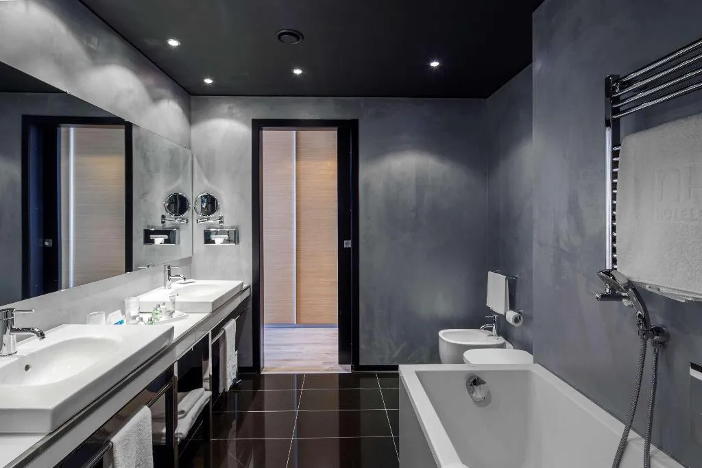 Room, NH Milano Fiera, Milan