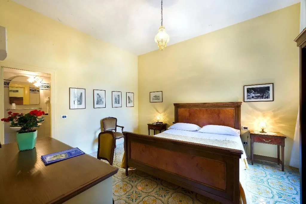 Double or Twin CLASSIC Room, La Tonnarella, Naples