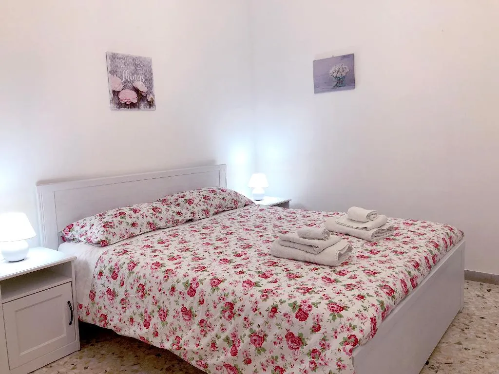 SUITE DELUXE QUEEN BED Room, Maison Ortigia, Catania