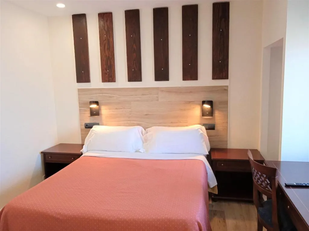 Room, Hotel 153, Barcelona