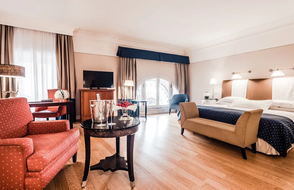 Double or Twin DELUXE Room, Orient Express La Minerva, Rome